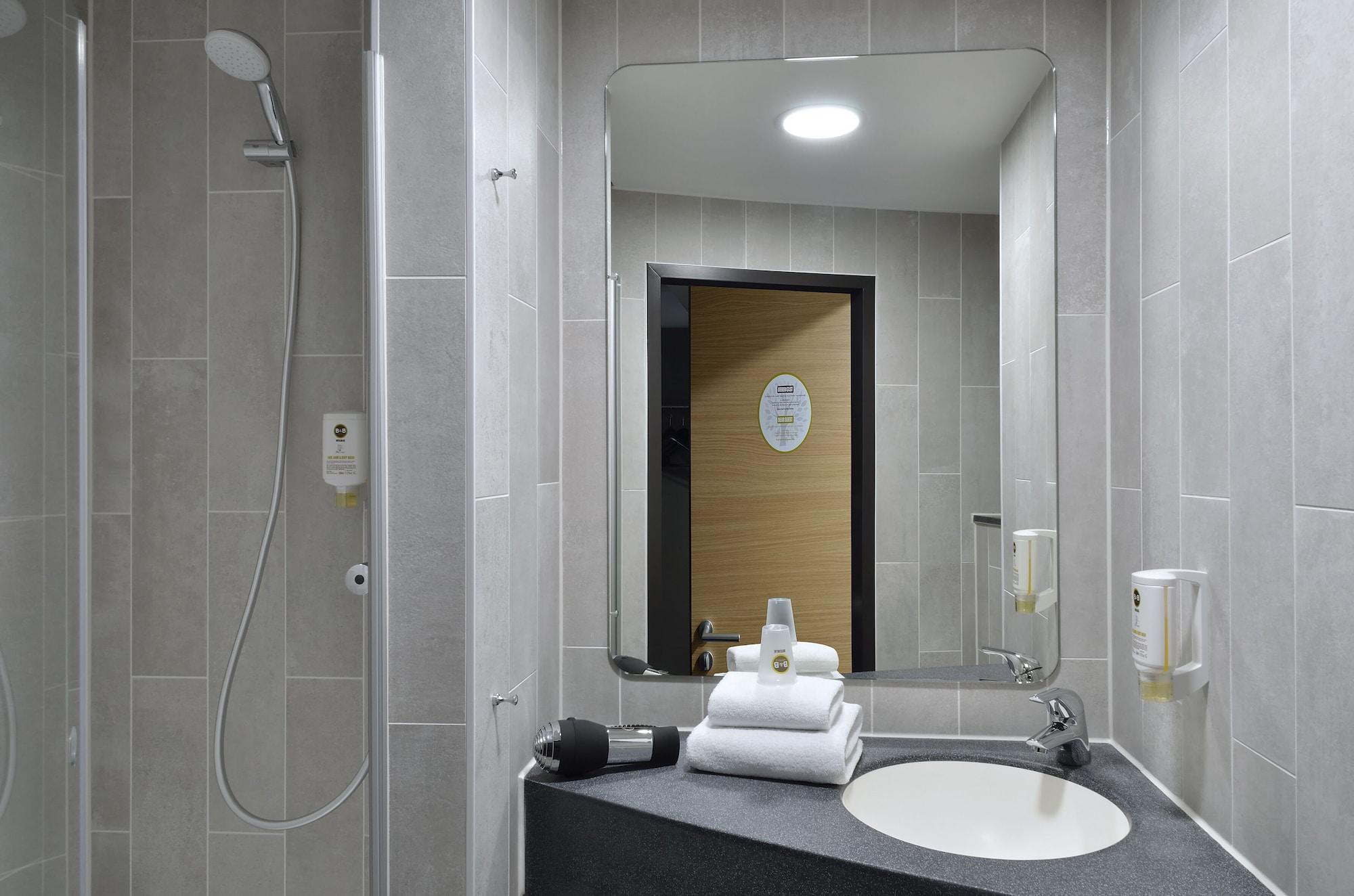 B&B Hotel Хейльбронн Экстерьер фото