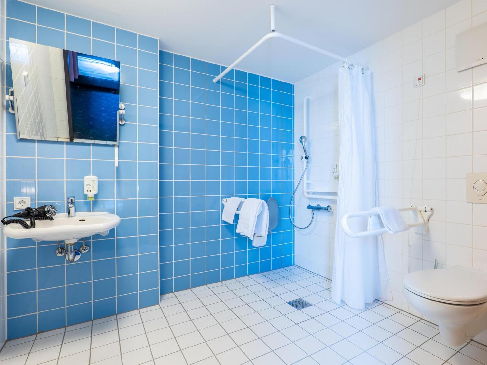 B&B Hotel Хейльбронн Экстерьер фото