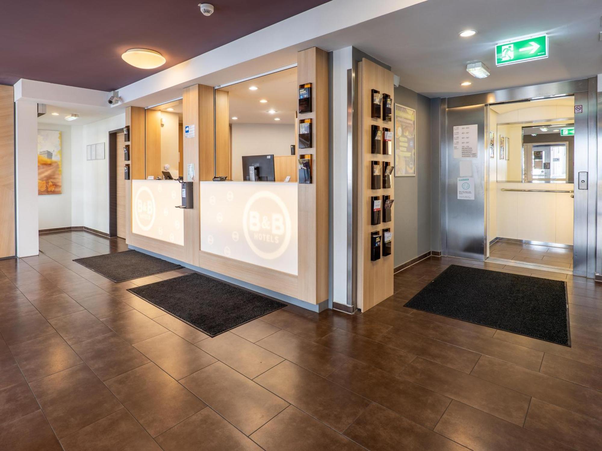 B&B Hotel Хейльбронн Экстерьер фото