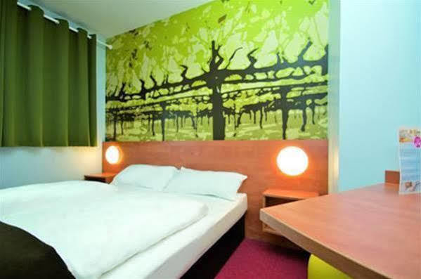 B&B Hotel Хейльбронн Экстерьер фото